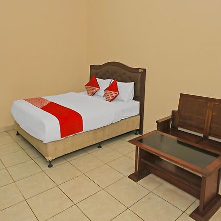 Super Oyo 3978 Hotel Danau Indah Μπεκάσι Εξωτερικό φωτογραφία