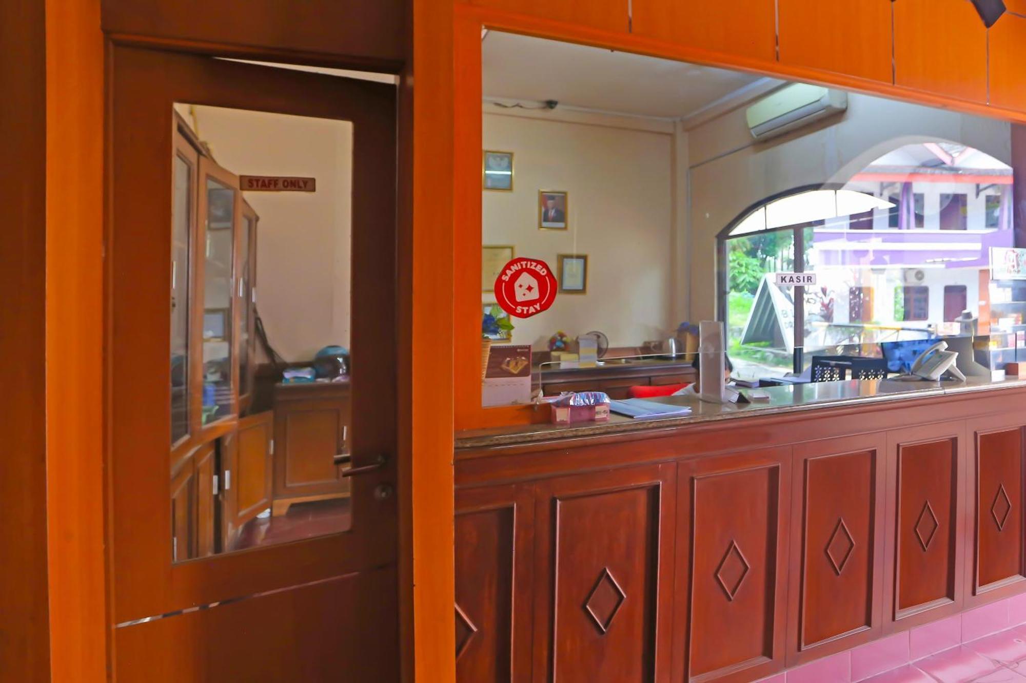 Super Oyo 3978 Hotel Danau Indah Μπεκάσι Εξωτερικό φωτογραφία